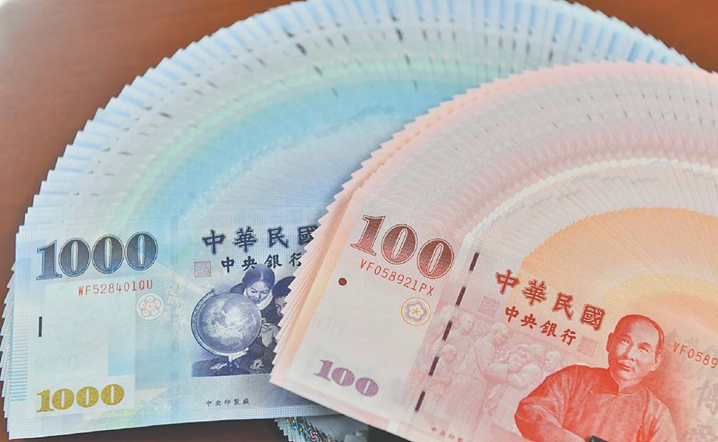 搭上股市多頭行情順風車,今年前七月投資型保單大熱賣,影響所及,11家壽險公司合計創造了15張銷售突破百億元的「百億神單」,總計貢獻近3,800億元的保費收入。圖/本報資料照片