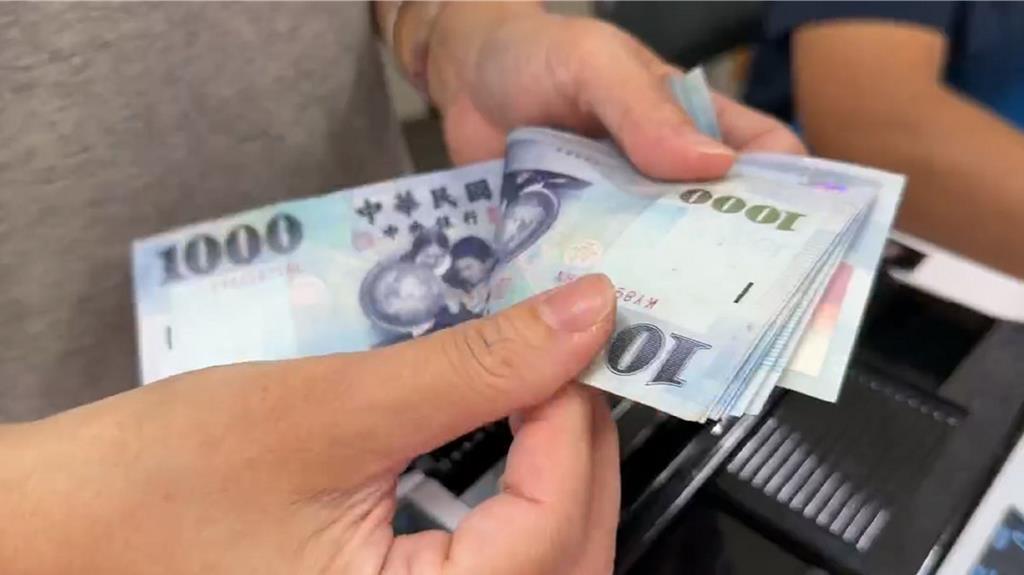 彰化縣竹塘鄉公所將全鄉普發慰問金,每人3000元。(示意圖/孫英哲攝)