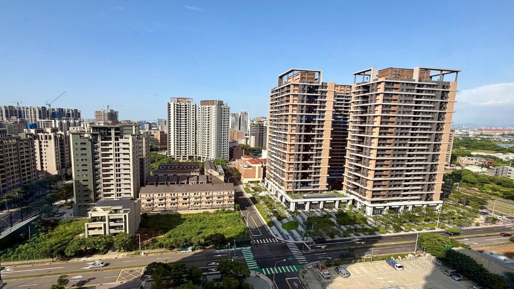 夏季看房,除了坪數、地段、採光與格局,室內「會不會熱」也是影響入住品質的重要條件。示意圖/好房網News記者蔡佩攝影